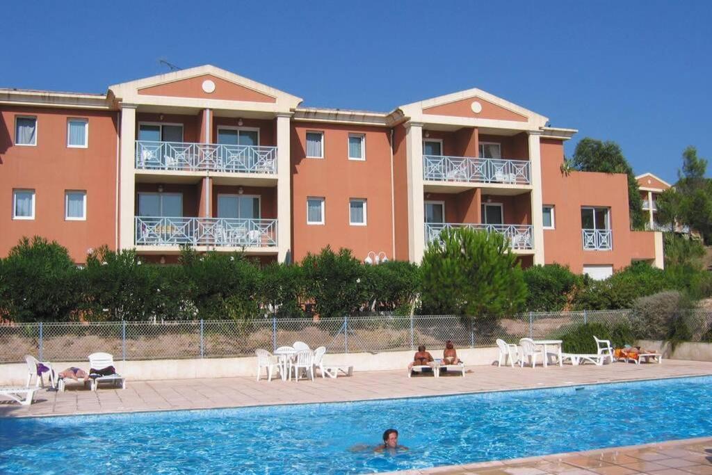 Appartement T2 Dans Residence Avec Piscine Et Tennis Saint-Raphaël Buitenkant foto